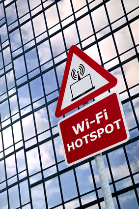   Solution Wifi Hotspot  600Mb Solution Wifi et HotSpot pour Bar : Hotels : Lieux publics et administratifs 50 accès simultanés : avec 2 bornes wifi puissantes