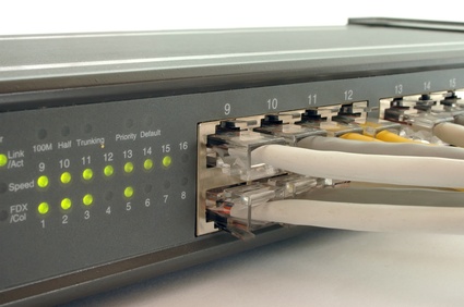  SDSL Internet Agrégés 16Mb SDSL 16Mb (2x8Mb) : Load Balancing, QoS (pour VoIP), failover backup, VPN